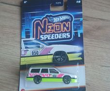 Hot Wheels Volvo 850 Estate Neon Speeder
