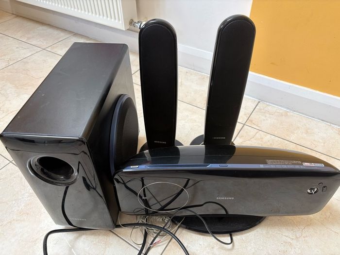 Samsung Ht-q100 N Home Theater