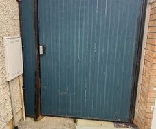 metal gate