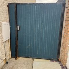 metal gate