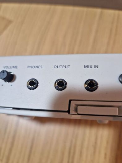 Roland TR-09