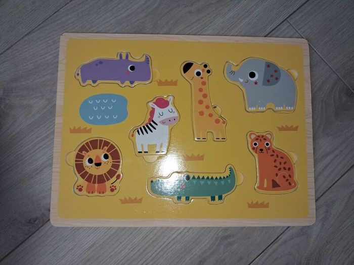In The Zoo Wooden Insert Animal Puzzle - 7 Animals - Age - 12 Months +