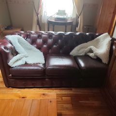 Oxblood leather 3-seater Chesterfield sofa