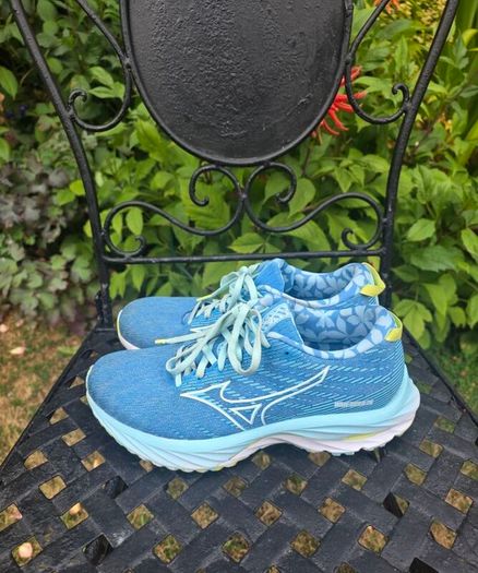 Mizuno Wave Rider 26 Ladies Trainers UK5 EU38