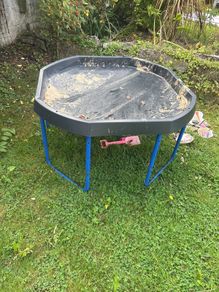 Tuff tray with stand