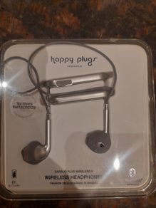 Wireless bluetooth earbuds Happy Plugs brand