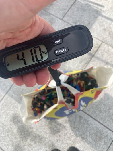 4kg mixed Lego and large Lego head