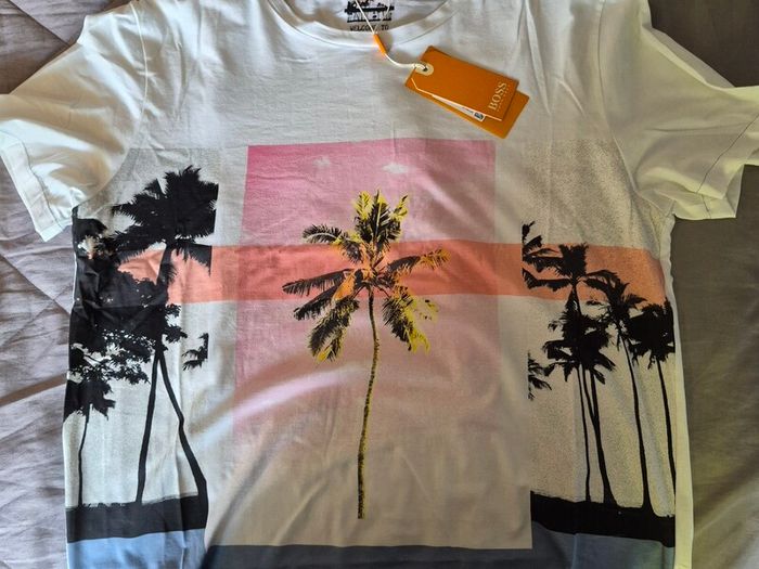 Hugo Boss t-shirt (New with Tags)