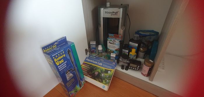 Diversa 300L Fish Tank with Cabinets + Accessories