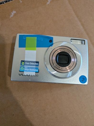 Samsung VLUU L100 Digital Camera