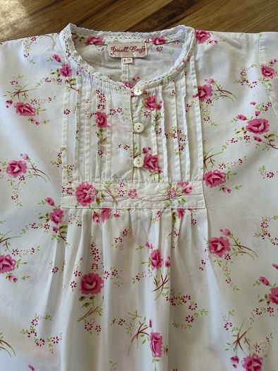 Powell craft nightdress age 6-7 excellent condition!