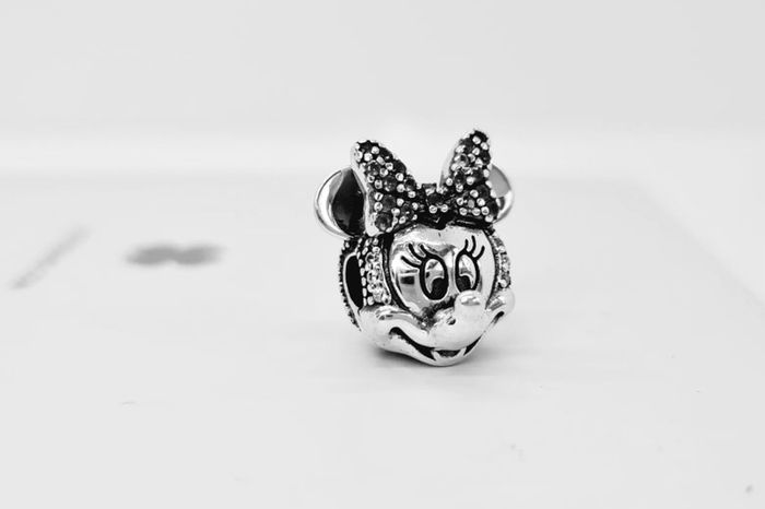 Pandora Disney Minnie Mouse Shimmering Charm