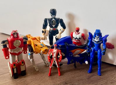 Power rangers figures