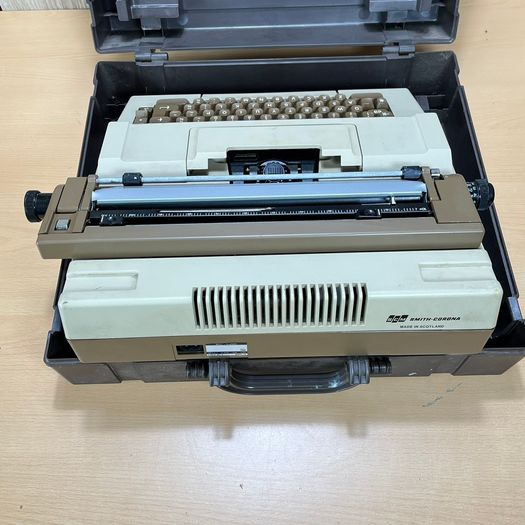 Vintage Smith Corona B 720 Electric Typewriter With Hard Carry Case - FAULTY
