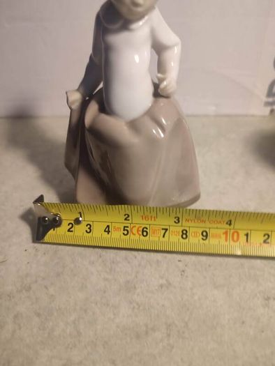 Lladro Nao Young Girl Porcelain Figurine in Tan Dress