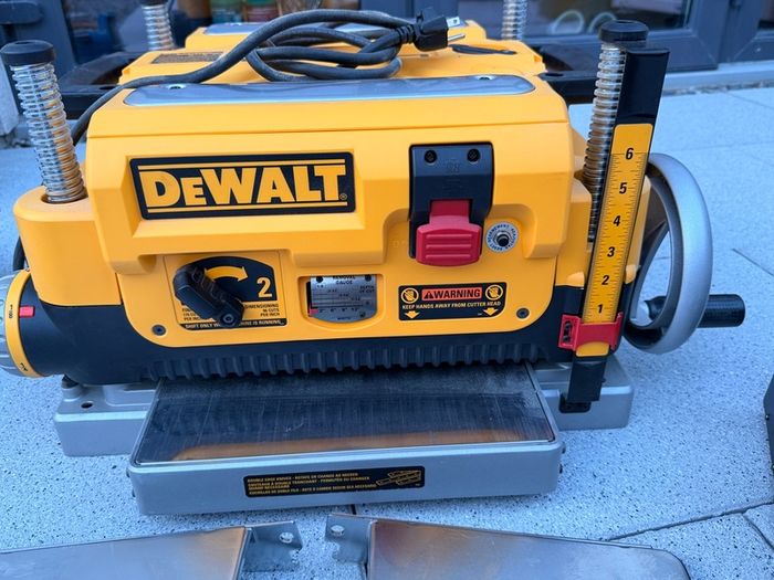 DeWalt DW735 Thickness Planer