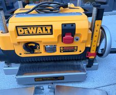 DeWalt DW735 Thickness Planer