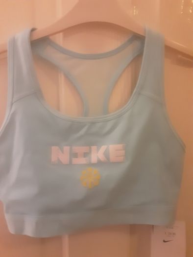 NIKE Sports SWOOSH Bra for Ultimate Comfort and Movement .. Size Medium .. Colour: Barely Green