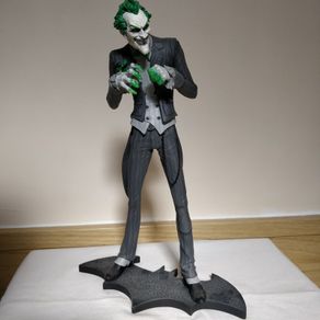 Batman: Arkham City - The Joker Statue