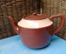 Vintage Irish teapot, Farmhouse teapot, Carrigaline teapot