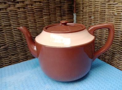 Vintage Irish teapot, Farmhouse teapot, Carrigaline teapot