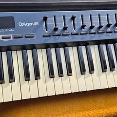 M-Audio Oxygen 49 (3rd gen) midi keyboard