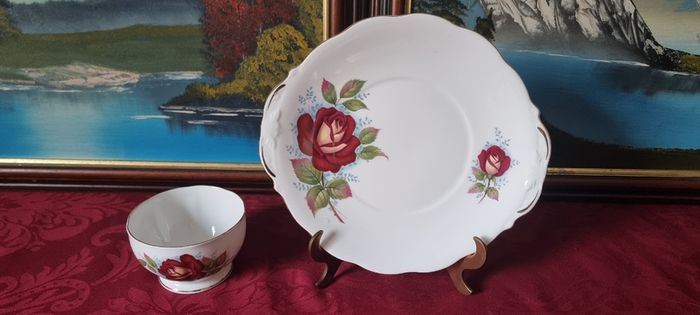 20 Piece Queen Anne Opera Pattern Bone China Gold Gilt Tea Set For 6 Person Setting Made In England