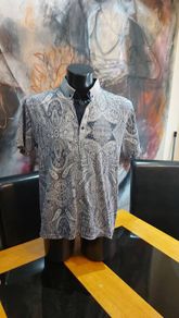 Swade paisley  short sleeve shirt.
