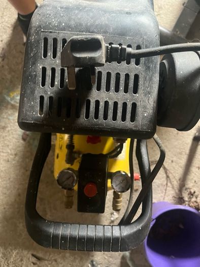 Power Craft portable air compressor