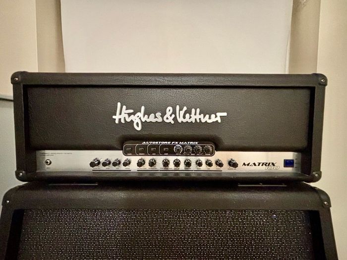 Hughes & Kettner Matrix 100 Half Stack, SC412A 4x12 Cab + Footswitch