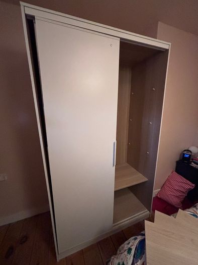 Sliding door wardrobe with mirror