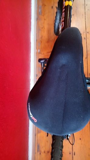 Bike with accessories + 2 new extra inner tubes check photos