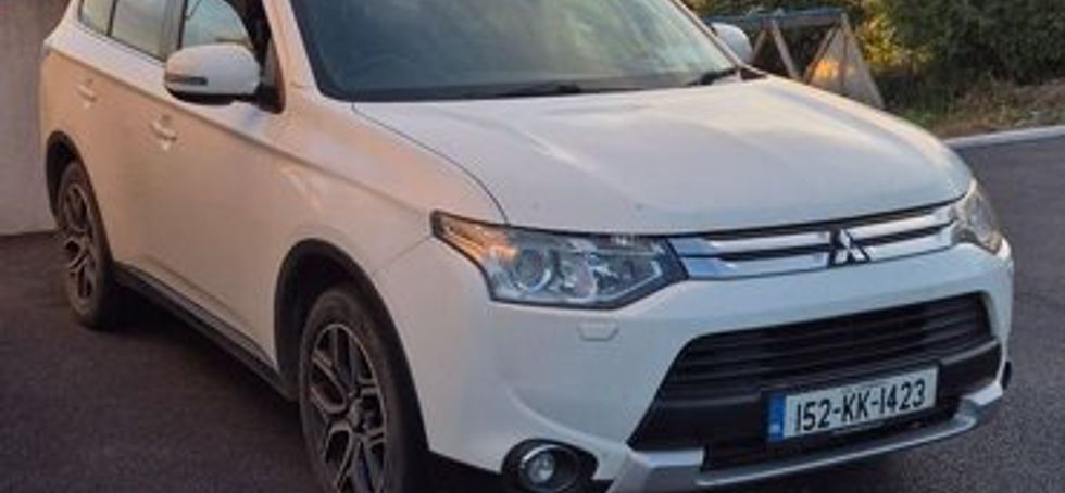 Mitsubishi Outlander 2015 (7 Seater)
