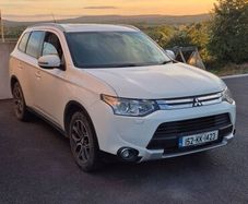 Mitsubishi Outlander 2015 (7 Seater)