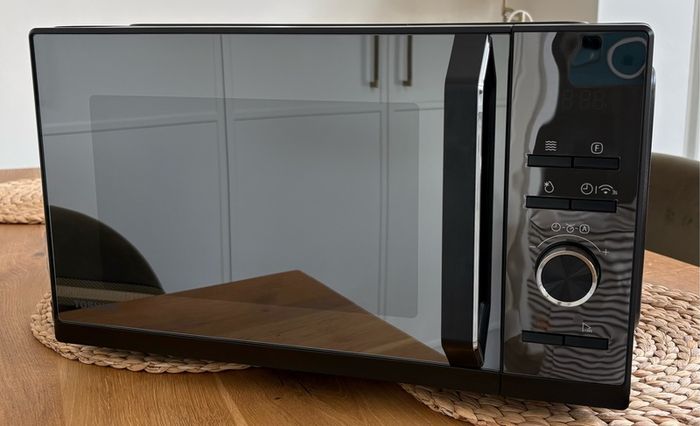 Toshiba 23litre Combi With Convection And Grill