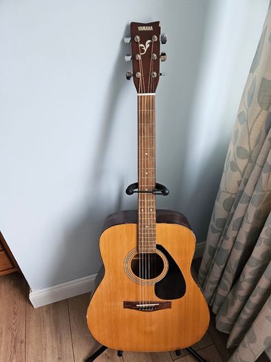 Yamaha F-310 Acoustic Guitar