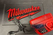 Milwaukee Battery charger M12