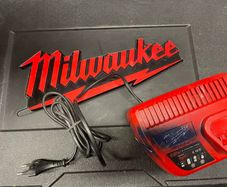Milwaukee Battery charger M12