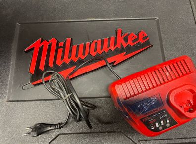 Milwaukee Battery charger M12