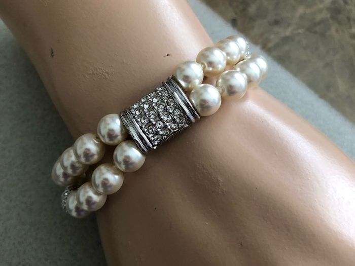 pearl bracelet