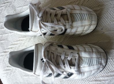Soccer boots runners trainers White Adidas - Astro turf UK 1