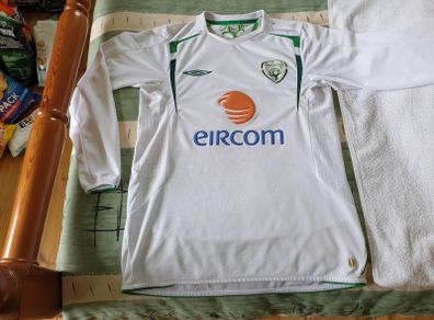 Ireland Football Long Sleeve Away Jersey 2006 to 2007 Small Adult Umbro