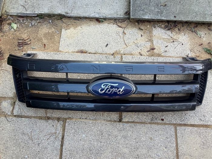Ford ranger grille