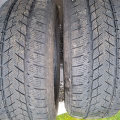 2x 235/60/18 Davanti