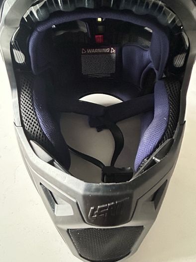 leatt dbx 6.5 carbon v23 full face dh helmet