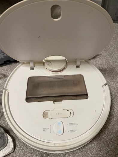 XiaoMi Robot Vacuum and Mop
