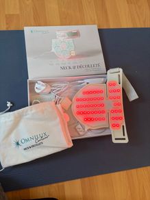 Omnilux Contour Neck and Decolote