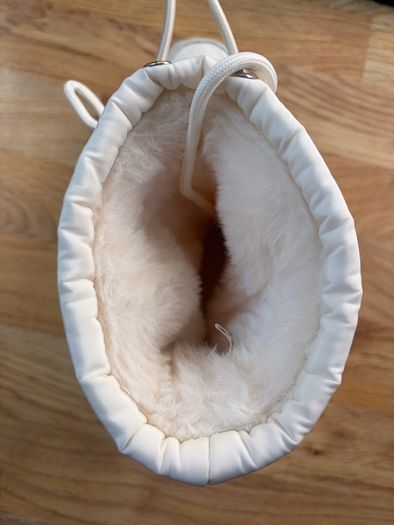 Insulated winter boots