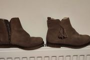 Suede boots