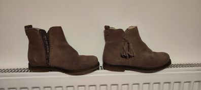 Suede boots